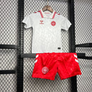 Camiseta Dinamarca II Euro 2024 conjunto infantil blanca - Camiseta - Dinamarca - Euro 2024 - Conjunto infantil - Blanca - Fútbol - Equipamiento deportivo - Niños - Estilo.