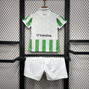 Conjunto infantil Real Betis 2024/25 - Blanco - Verde - Infantil - Real Betis - Temporada 2024-2025 - Fútbol - Equipamiento deportivo - Niños - Estilo.