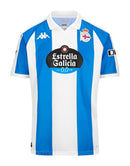 Deportivo de La Coruña 2024/2025 - Camiseta de local Deportivo de La Coruña - La Liga 2 - Diseño clásico - Homenaje a Arsenio Iglesias - Rayas anchas - Azul - Blanco -  Arsenio Iglesias - Volta para nos guiar - Temporada - Fútbol - Estilo - Equipamiento deportivo - Historia del club.