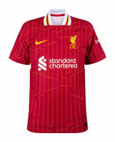 Camiseta Liverpool - 2024-25 - Liverpool - Fútbol - Premier League - Champions League - Rojo - Blanco - Amarillo - Nike - Diseño - Temporada - Camiseta titular - Club - Estadio - Jugadores - Moda - Estilo - Comprar - Camisetas de fútbol - Venta - Última colección - Moda deportiva