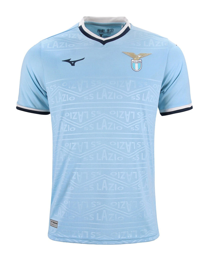 Camiseta Lazio - 2024-25 - Lazio - Fútbol - Serie A - Celeste - Blanco - Azul - Mizuno -  Diseño -  Temporada - Camiseta titular - Club - Estadio - Jugadores - Moda - Estilo - Comprar - Camisetas de fútbol - Venta - Última colección - Moda deportiva -  



