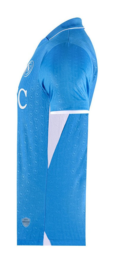 SSC Napoli - 2024-25 - SSC Napoli - Fútbol - Serie A - Azul Celeste - EA7 -  Diseño -  Temporada - Camiseta titular - Club - Estadio - Jugadores - Moda - Estilo - Comprar - Camisetas de fútbol - Venta - Última colección - Moda deportiva -  

