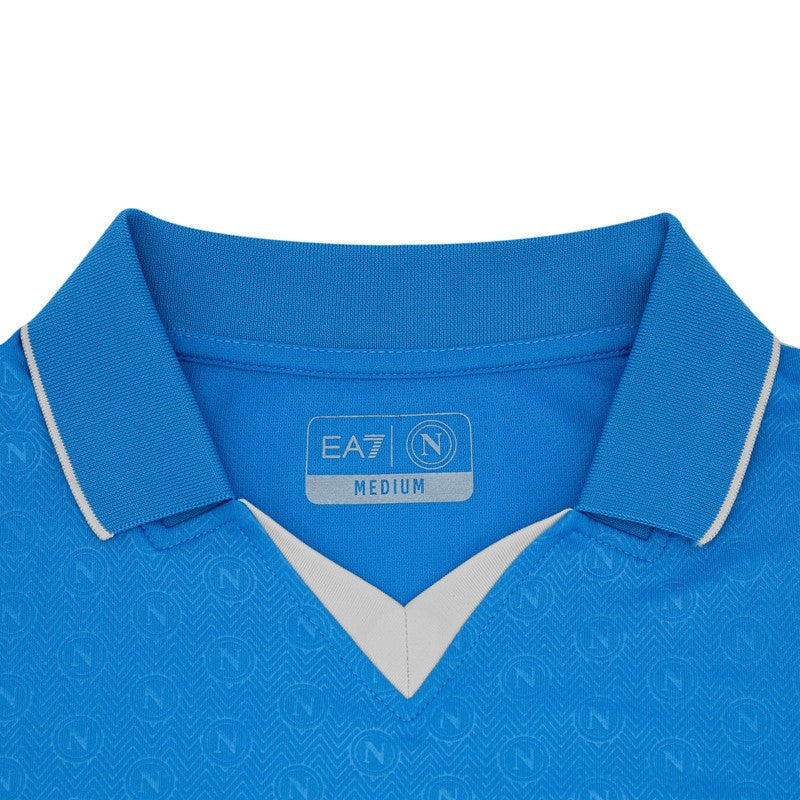 SSC Napoli - 2024-25 - SSC Napoli - Fútbol - Serie A - Azul Celeste - EA7 -  Diseño -  Temporada - Camiseta titular - Club - Estadio - Jugadores - Moda - Estilo - Comprar - Camisetas de fútbol - Venta - Última colección - Moda deportiva -  

