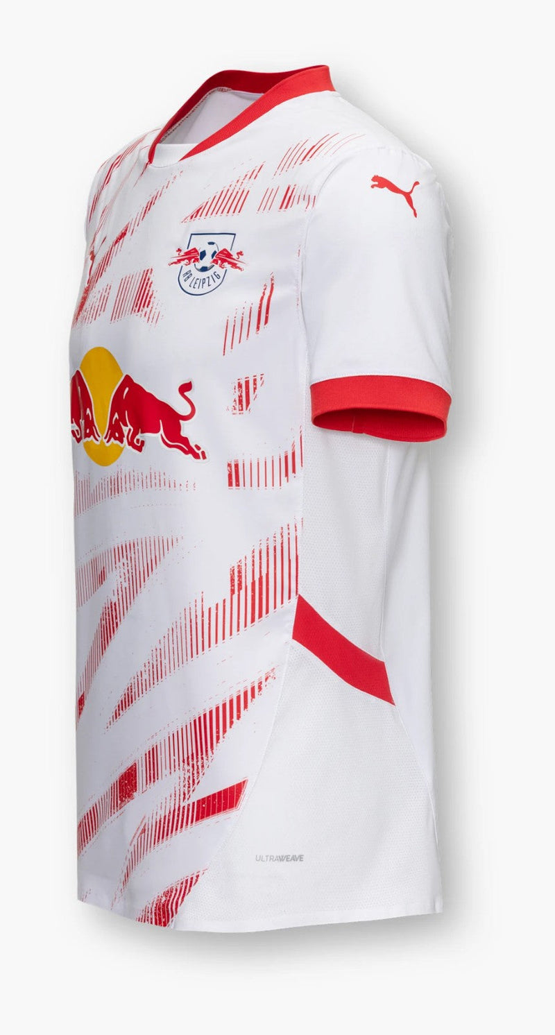 RB Leipzig - 2024/2025 - Camiseta RB Leipzig - Camiseta titular RB Leipzig - Uniforme RB Leipzig - Puma RB Leipzig - Diseño clásico - Rojo y blanco - Bundesliga - Competiciones europeas - Logo de Puma - Gola redonda - Escudo del club - Tecnologías avanzadas - Confort - Rendimiento - Pasión - Tradición.