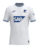 Hoffenheim - 2023-2024 - Camiseta Hoffenheim - Uniforme visitante Hoffenheim - Joma Hoffenheim - Diseño moderno - Negro - Blanco - Bundesliga -  Escudo del club - Logo de Joma - Tecnologías innovadoras - Confort - Rendimiento.

