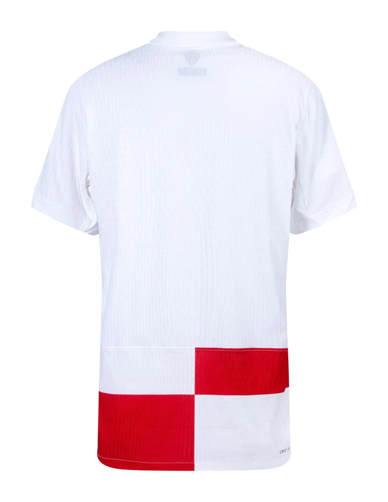 Croacia - 2024/2025 - Camiseta Croacia - Uniforme titular Croacia - Nike Croacia - Diseño clásico - Rojo y blanco - Cuadros - Eurocopa - Nations League - Eliminatorias Copa del Mundo - Gola redonda - Escudo ajedrezado de Croacia - Swoosh de Nike - Pantalón blanco - Calcetines rojos - Tecnologías innovadoras - Confort - Rendimiento - Identidad - Historia.