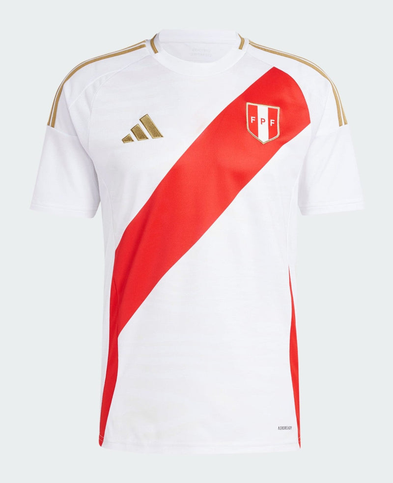 Perú 2024/2025 - Camiseta Perú - Uniforme titular Perú - Adidas Perú - Blanco - Diseño clásico - Copa América - Eliminatorias Mundial - Rojo - Azul - Tradición peruana - Banda roja - Gola redonda - Pantalones azules - Medias blancas - Innovación - Tecnología de vanguardia - Comodidad - Rendimiento.