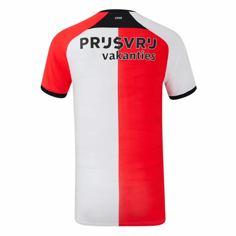 Feyenoord 2024/2025 - Camiseta Feyenoord - Uniforme titular Feyenoord - Castore Feyenoord - Eredivisie - Diseño moderno - Diseño elegante - Rojo - Blanco - Negro - Identidad del club - Gola redonda - Escudo del Feyenoord - Logo de Castore - Pasión - Historia - Tecnologías innovadoras - Confort - Rendimiento.