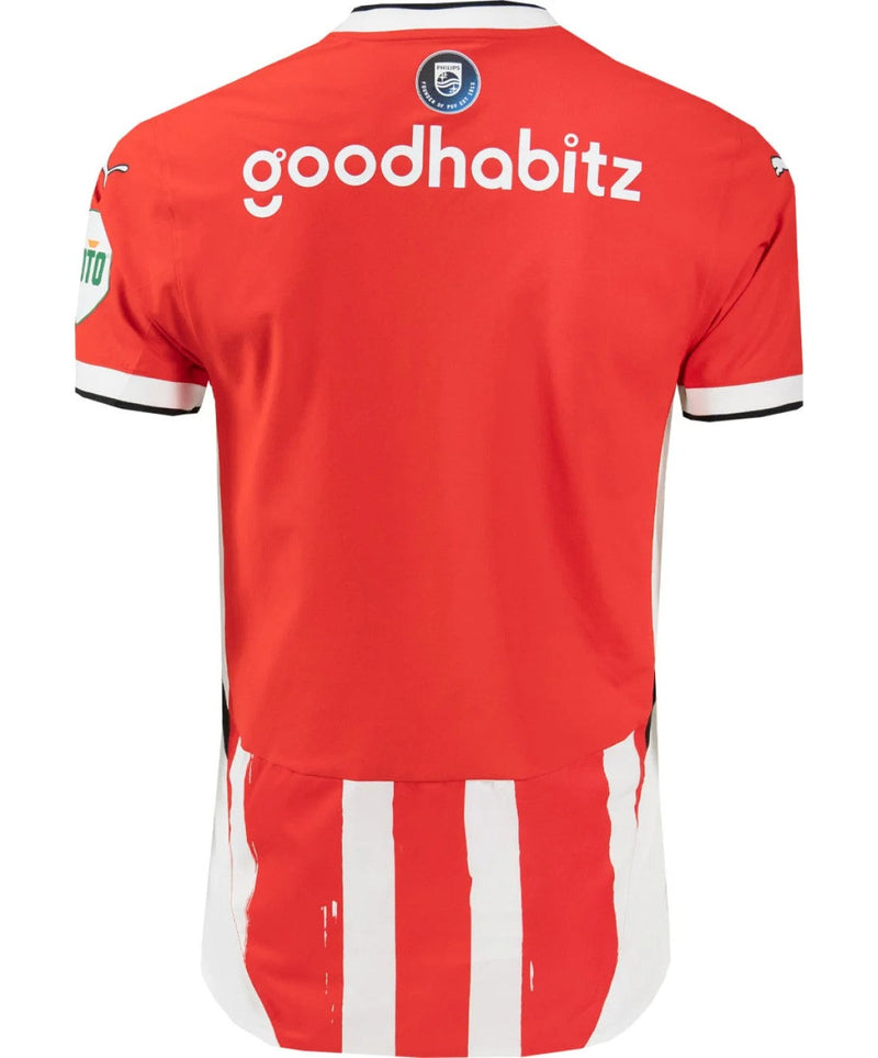 PSV 2024/2025 - Camiseta PSV - Uniforme titular PSV - Puma PSV - Eredivisie - Diseño clásico - Diseño moderno - Rojo - Blanco - Gola redonda - Escudo del PSV - Logo de Puma - Historia del club - Innovación de Puma - Tecnologías innovadoras - Confort - Rendimiento.