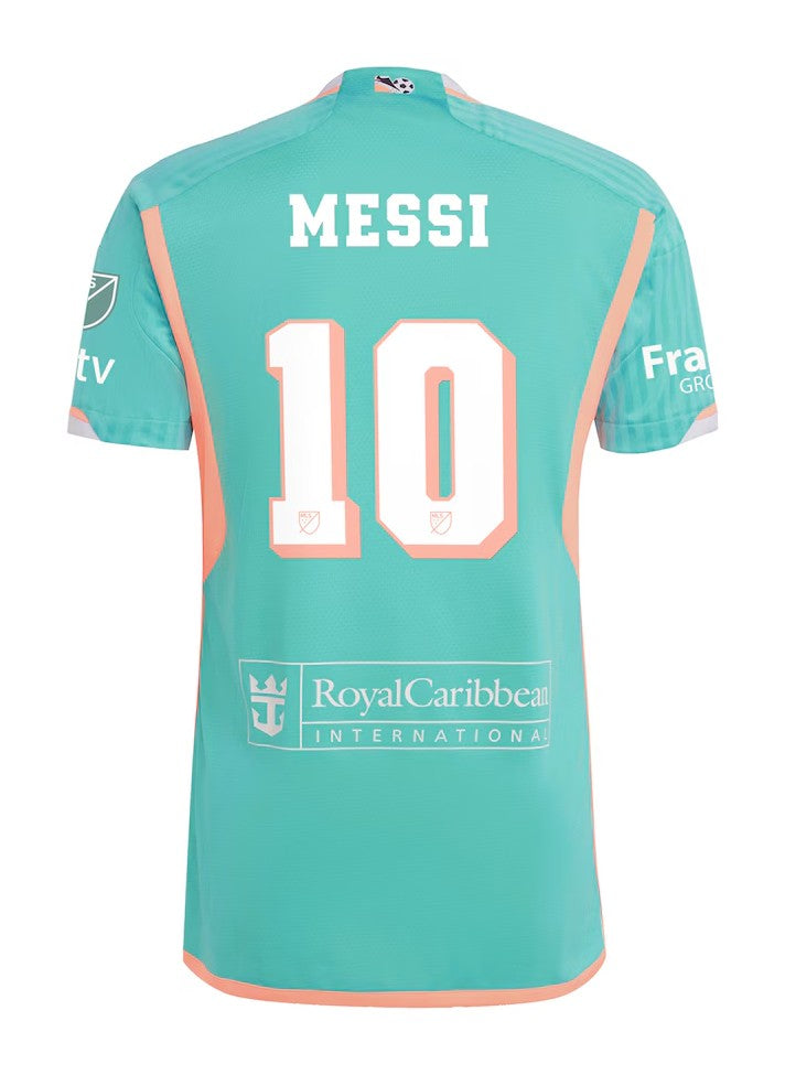 Inter Miami - Nueva camiseta - Messi modelo - Lanzamiento - Fútbol internacional - Prestigio - Club - Expectativa - Aficionados - Estrella - Visibilidad - Impacto.