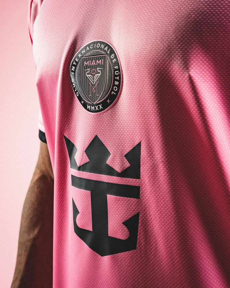 Inter Miami - Nueva camiseta titular - Adidas - MLS - Temporada 2024 - Diseño innovador - Atractivo - Aficionados - Estilo - Calidad - Lanzamiento - Equipo - Emoción.