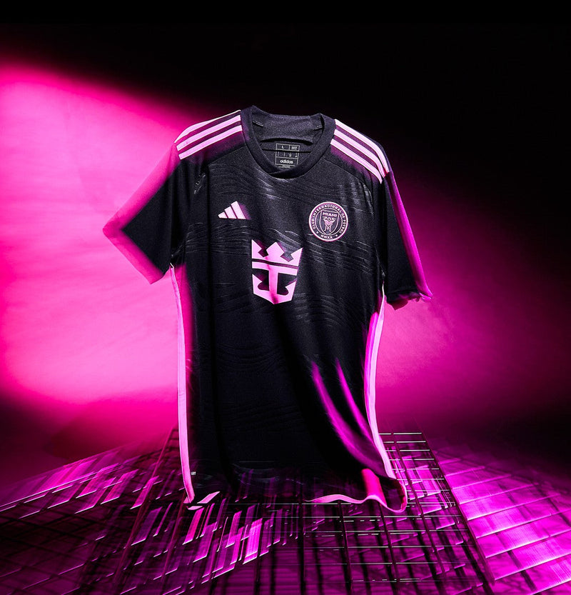 Camiseta Inter Miami Away 24/25 - Camiseta Inter Miami Adidas - Segunda equipación Inter Miami - MLS - Fútbol - Miami - Bliss Pink - Libertad para soñar - Fanáticos - Diseño inspirado - Ciudad de Miami - Detalles únicos - Rosa - Frase inspiradora.