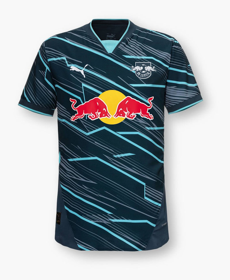 RB Leipzig 2024/2025 - Tercera camiseta RB Leipzig - Puma RB Leipzig - Bundesliga - Copas Alemanas - Champions League - Diseño moderno - Detalles únicos - Azul - Blanco - Rojo - Gola redonda - Escudo del RB Leipzig - Logo de Puma - Historia del club - Identidad del club - Tecnologías innovadoras - Confort - Rendimiento.