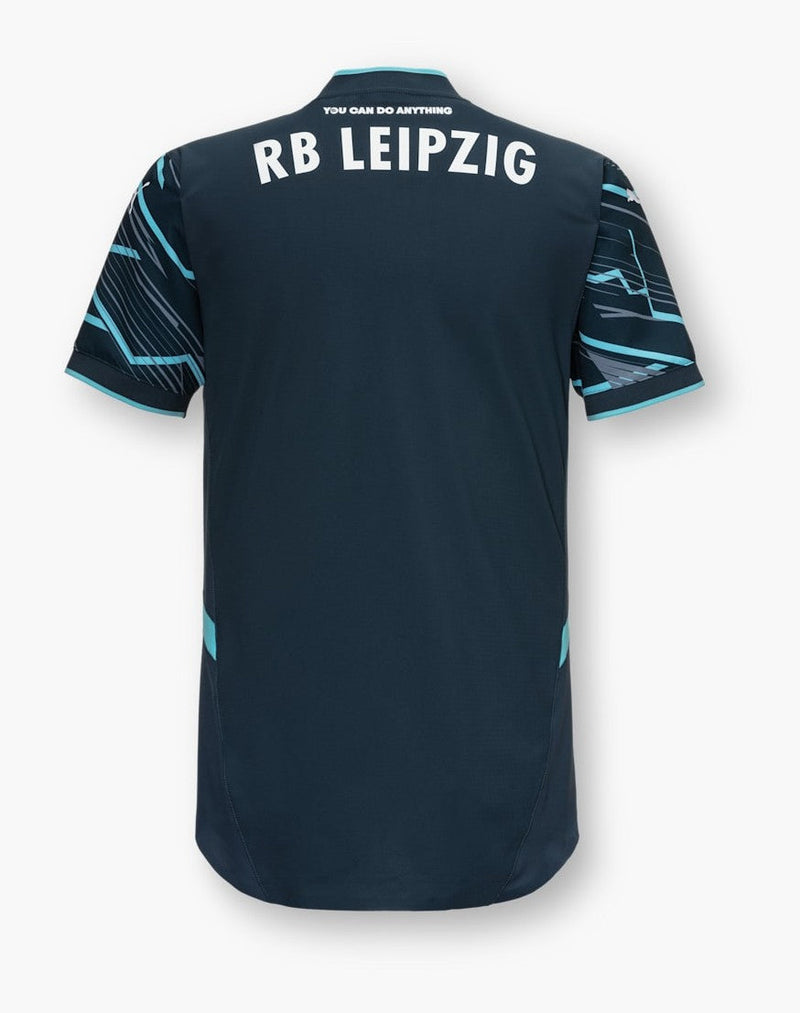 RB Leipzig 2024/2025 - Tercera camiseta RB Leipzig - Puma RB Leipzig - Bundesliga - Copas Alemanas - Champions League - Diseño moderno - Detalles únicos - Azul - Blanco - Rojo - Gola redonda - Escudo del RB Leipzig - Logo de Puma - Historia del club - Identidad del club - Tecnologías innovadoras - Confort - Rendimiento.