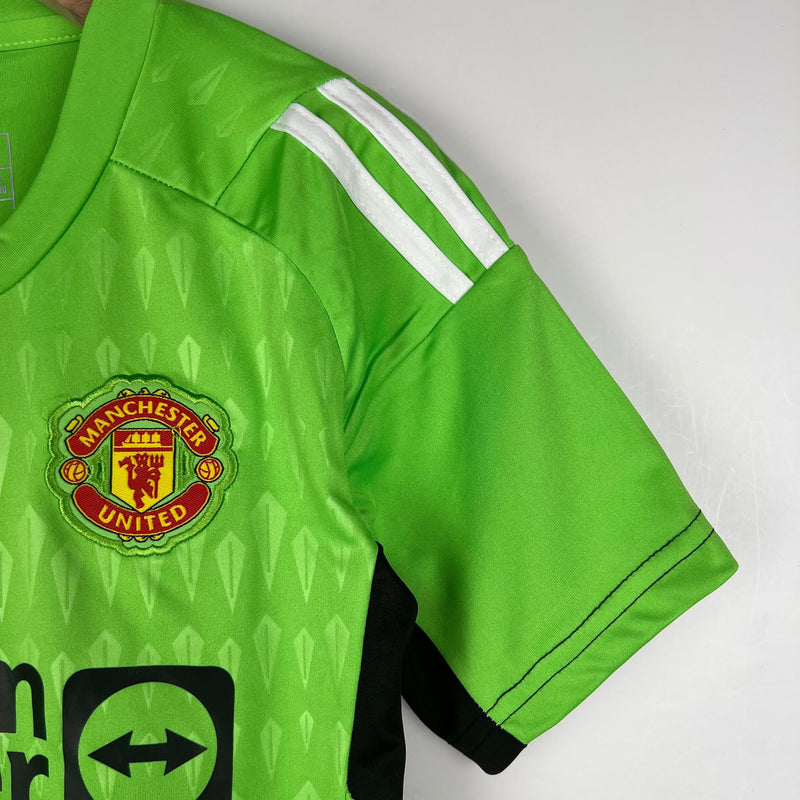 MANCHESTER UNITED GOLEIRO I 23/24 CONJUNTO INFANTIL