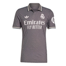 Real Madrid 20242025 - Tercera camiseta Real Madrid - Adidas Real Madrid - LaLiga EA Sports - Copa del Rey - Champions League - Diseño moderno - Detalles únicos - Negro - Blanco - Dorado - Gola redonda - Escudo del Real Madrid - Logo de Adidas - Historia del club - Identidad del club - Tecnologías innovadoras - Confort - Rendimiento