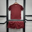 Roma I 24/25 conjunto infantil vino - Roma - 24/25 - Conjunto infantil - Vino - Fútbol - Equipamiento deportivo - Niños - Estilo.