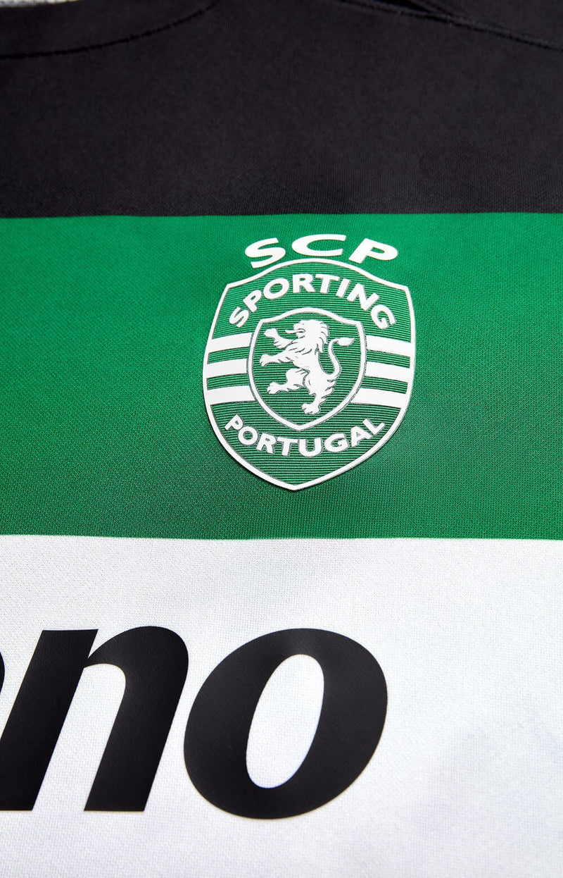 SportingCP20242025-CamisetaSportingCP-UniformetitularSportingCP-NikeSportingCP-PrimeiraLiga-CopadePortugal-ChampionsLeague-Disenoclasico-Disenomoderno-Verde-Blanco-Golaredon