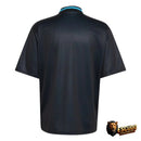 CAMISETA NEWCASTLE RETRO NEGRA GEOMÉTRICA 26/27 HOMBRE