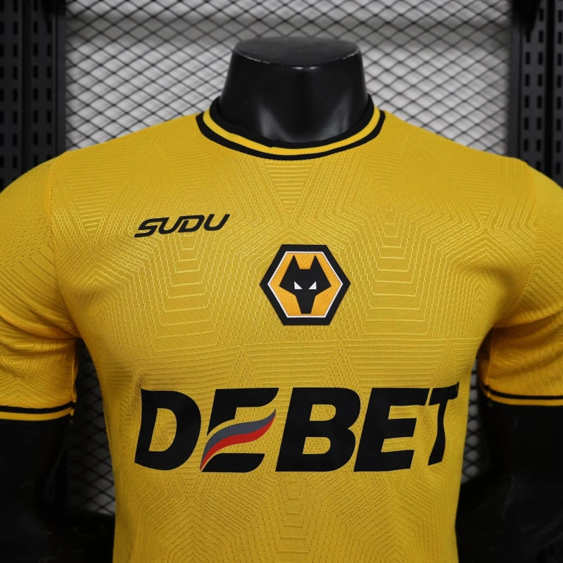 CAMISETA WOLVERHAMPTON  I 24/25 HOMBRE (VERSIÓN JUGADOR)