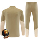 CHÁNDAL MEDIA CREMALLERA + PANTALONES ARSENAL DORADO Y BEIGE 26/27 HOMBRE