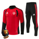CHÁNDAL MEDIA CREMALLERA + PANTALONES MANCHESTER UNITED ROJO Y NEGRO 26/27 HOMBRE