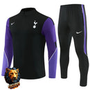 CHÁNDAL MEDIA CREMALLERA + PANTALONES TOTTENHAM NEGRO Y MORADO 26/27 HOMBRE