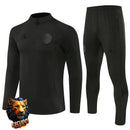 CHÁNDAL MEDIA CREMALLERA + PANTALONES MANCHESTER UNITED NEGRO 26/27 HOMBRE