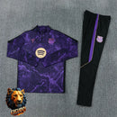 CHÁNDAL MEDIA CREMALLERA + PANTALONES BARCELONA MORADO CAMUFLAJE Y NEGRO 26/27 HOMBRE