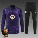 CHÁNDAL MEDIA CREMALLERA + PANTALONES BARCELONA MORADO CAMUFLAJE Y NEGRO 26/27 HOMBRE