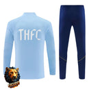 CHÁNDAL MEDIA CREMALLERA + PANTALONES TOTTENHAM AZUL CELESTE Y AZUL MARINO 26/27 HOMBRE