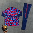 CHÁNDAL MEDIA CREMALLERA + PANTALONES BARCELONA AZUL MARINO CAMUFLAJE Y ROJO 26/27 HOMBRE