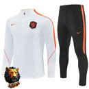 CHÁNDAL MEDIA CREMALLERA + PANTALONES HOLANDA BLANCO Y NARANJA 26/27 HOMBRE