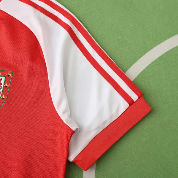 PAÍS DE GALES I 1982 HOMBRE (RETRO)