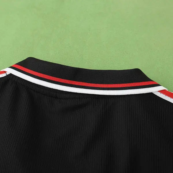 MANCHESTER UNITED 98/99 NEGRA HOMBRE (RETRO)